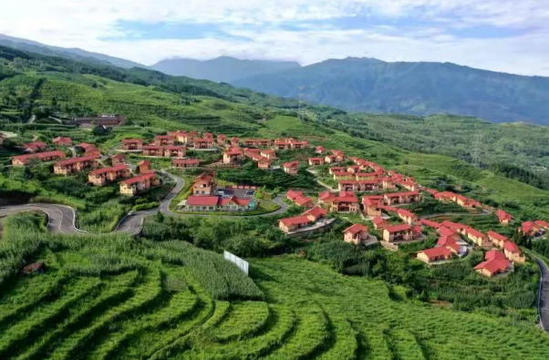 新农村移民村蝶变明星村峨边让自主移民群众共享改革发展成果