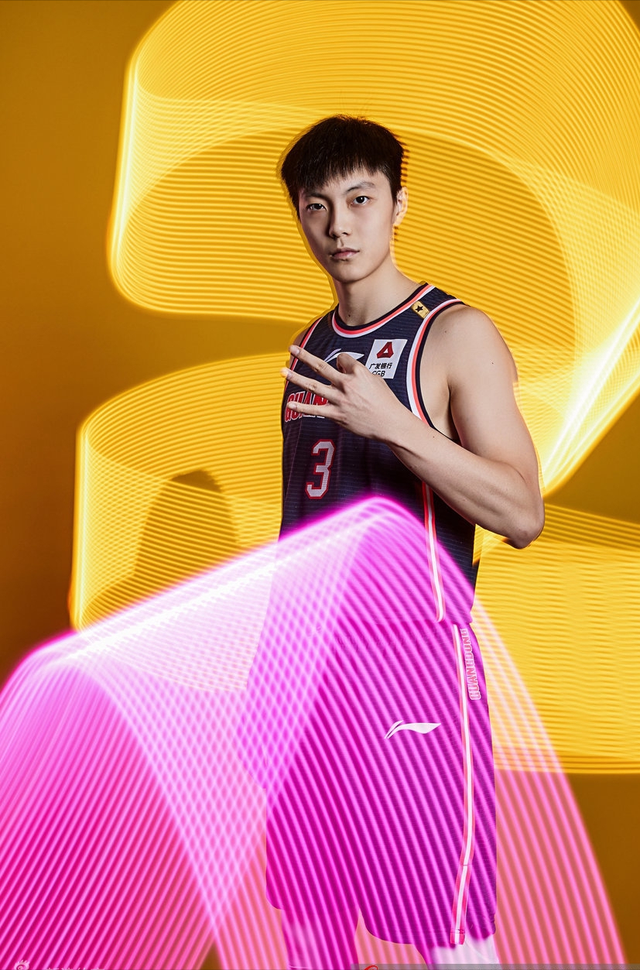 不惧风雨,上赛季那个熟悉的胡明轩回来了|胡明轩|fmvp|广东男篮