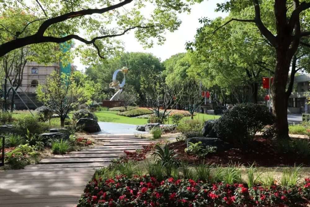 奉贤又一座街心花园提升改造完成,占地4278㎡,在你家附近吗?_腾讯新闻