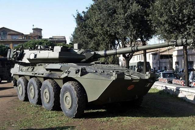全球现役14种轮式突击炮,国产型号就占了4种_腾讯新闻