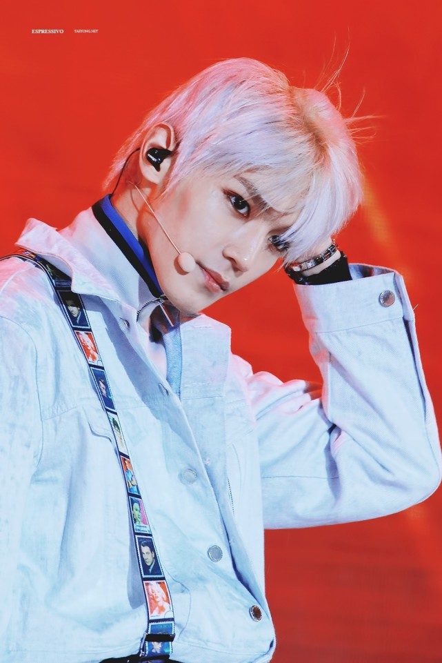 李泰容银白发色仿佛从2d里走出来的精致仿生人