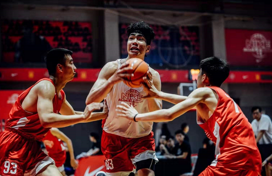 cba CBA18岁小将横空出世！身高2米23或成下一个周琦，未来有望进NBA