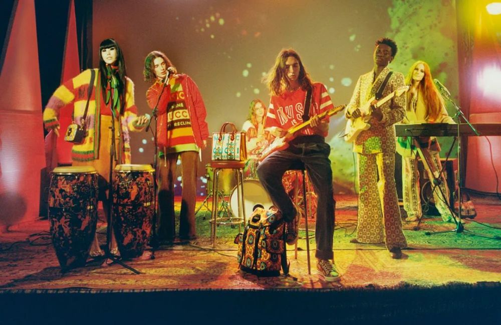 以迷幻乐为灵感的gucci 100特别系列形象大片 以此出发,在回溯品牌