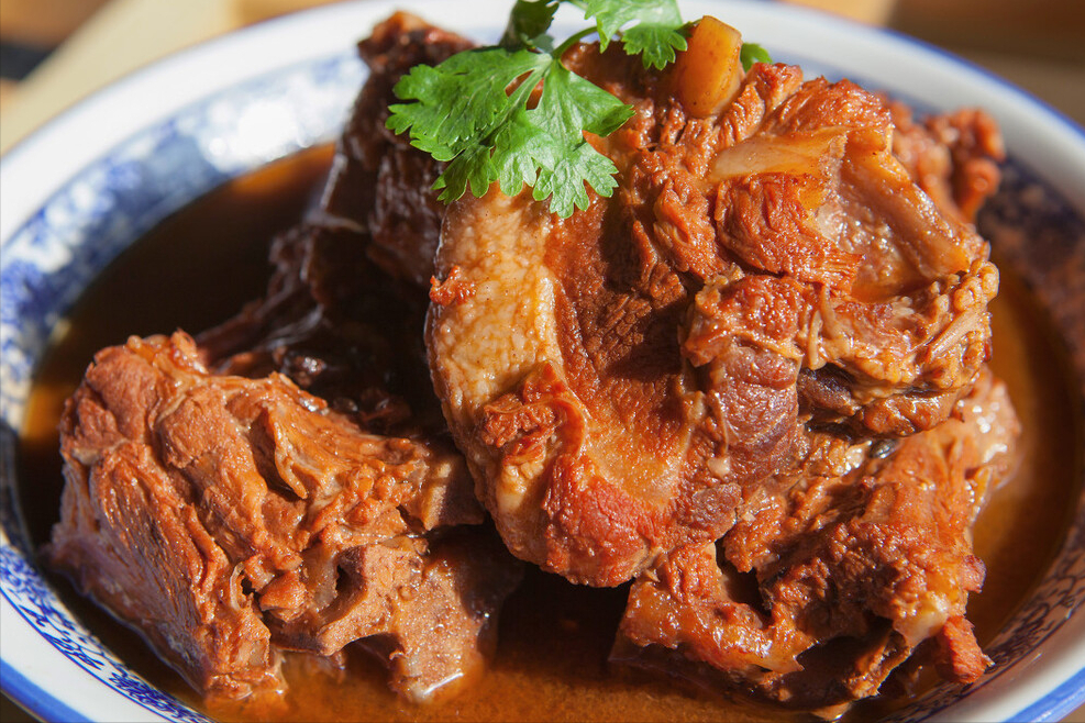 天冷了东北大厨教你做酱大骨分享详细配方比例出锅全家抢着吃