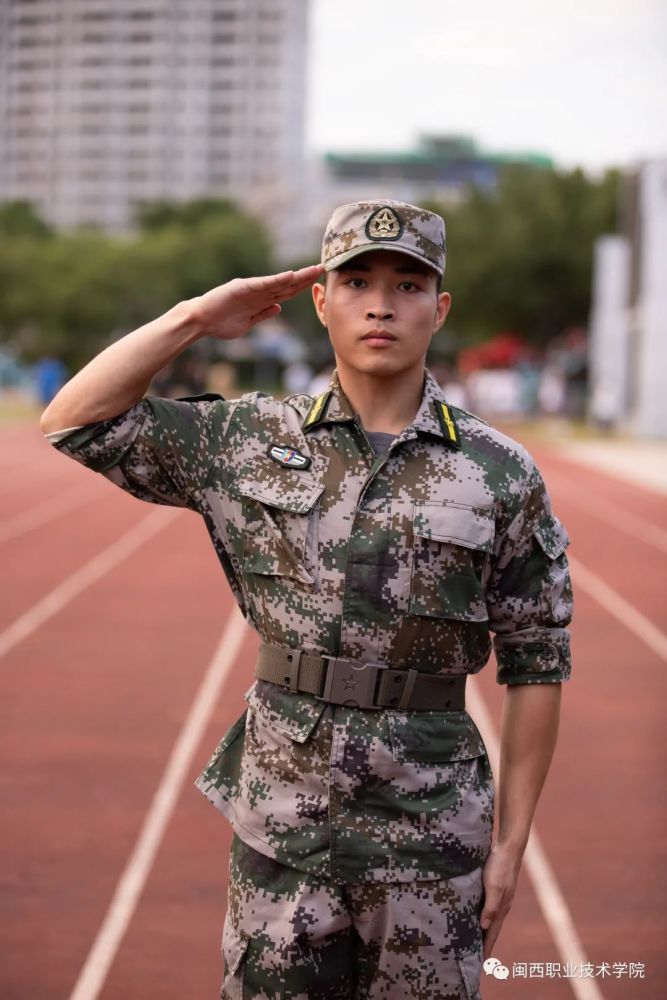 快来投票最美教官谁是人气王