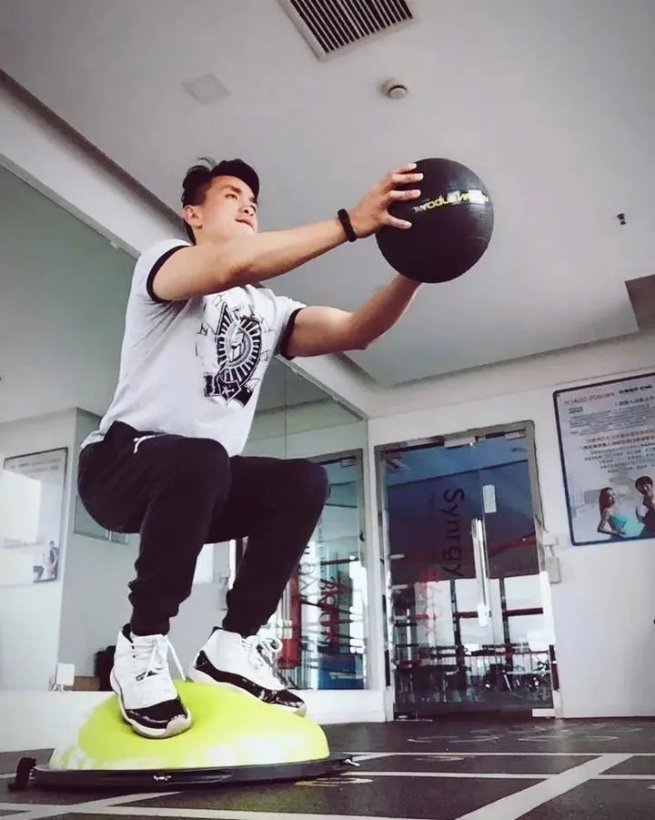 41岁患癌男子用161天踏上健美舞台这才是真正的毛睿战士