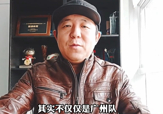 袁野 重磅！曝中超8冠王开始欠薪，一线队仍未集中，球员已在寻找下家
