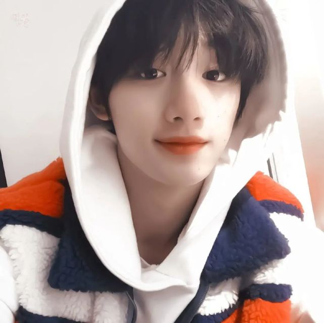 明星头像丁程鑫