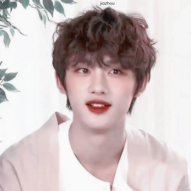 明星头像丁程鑫