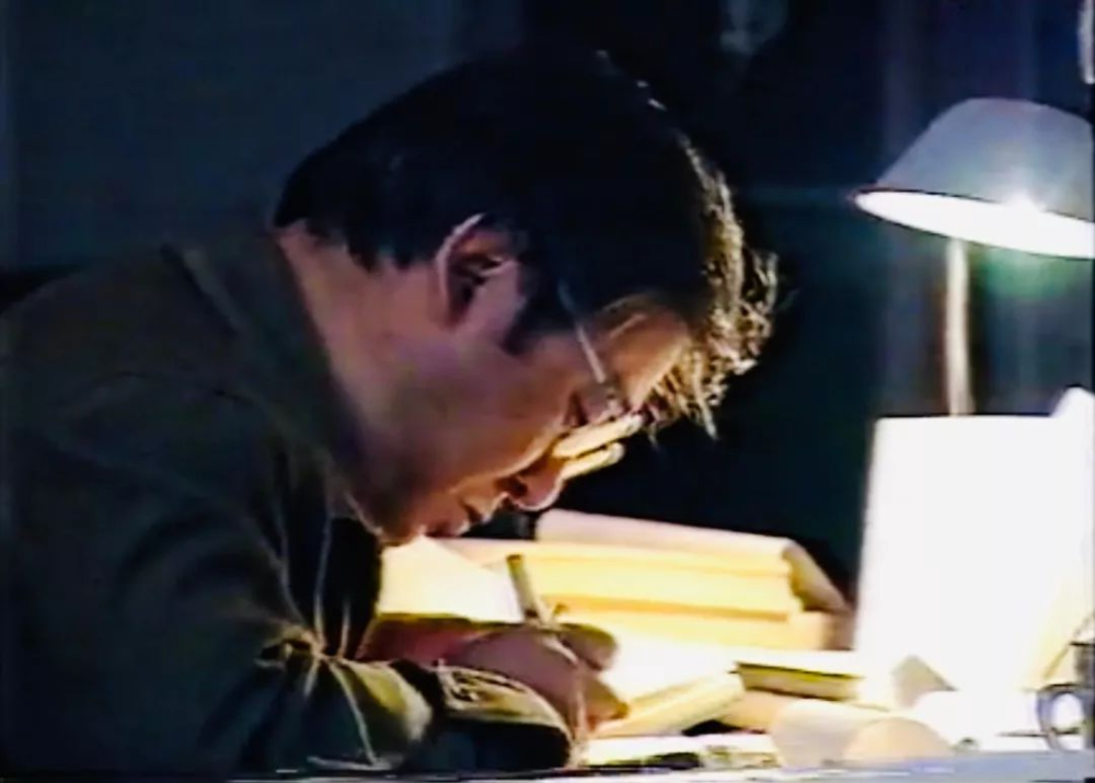 该剧采用多重空间的交错展示,将路遥的创作境界与人生境界相互交织,将