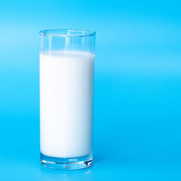 牛奶对女性好处很多,尤其是更年期女性!为啥?医生详细告诉您!