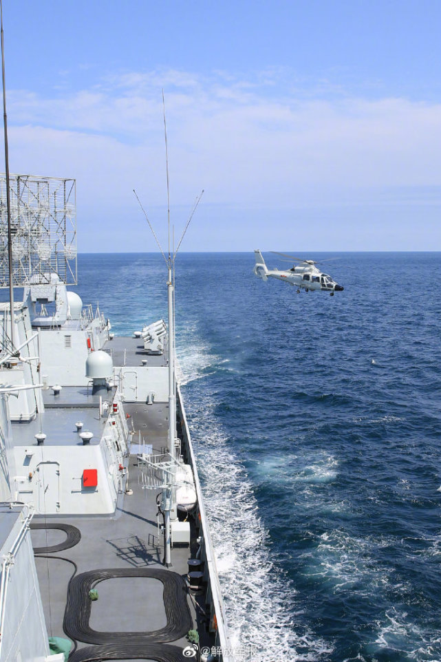 浪尖起舞看淮南舰踏浪出击