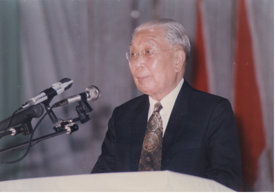 望桃李春色仰蜡炬高风回忆吾师严济慈先生的教育工作中国科大教务