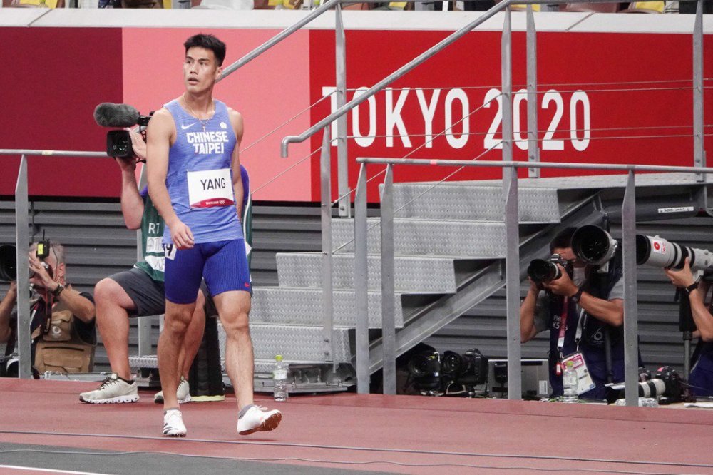 20秒61,飞人杨俊瀚200米半决赛创佳绩 达标亚运明年挑战谢震业