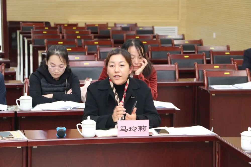 会上,第一检察部主任田苗通报了县院2020年以来办理的侵害未成年人