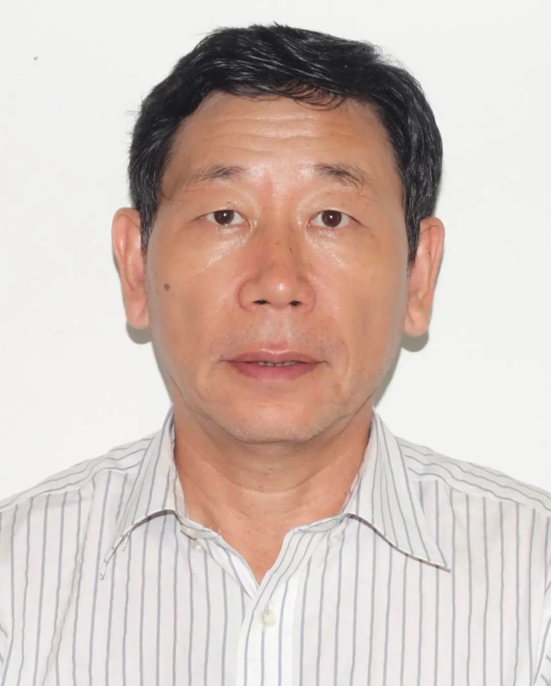 周明哲:小到入户抄水表,大到防疫一线,有担当!_腾讯新闻