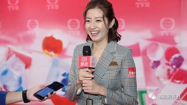 TVB视帝视后再演情侣，23岁小生挑战演视后儿子