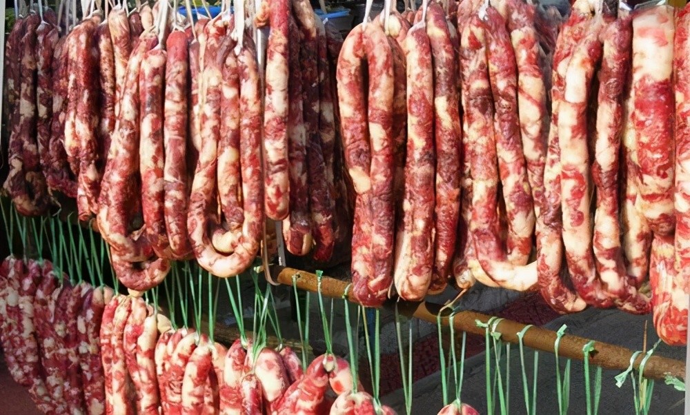 30年肉店老板教你在家做灌香肠做法简单一次就成功
