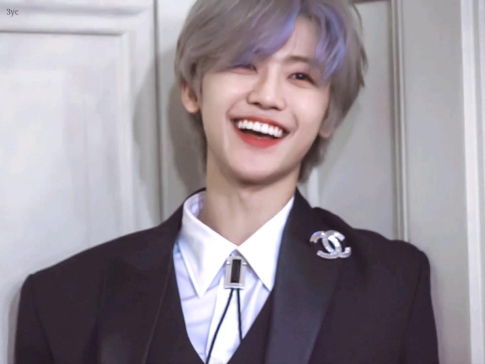 nct成员罗渽民因为一张怪盗基德的cos照片火爆全网,这个美少年顿时成