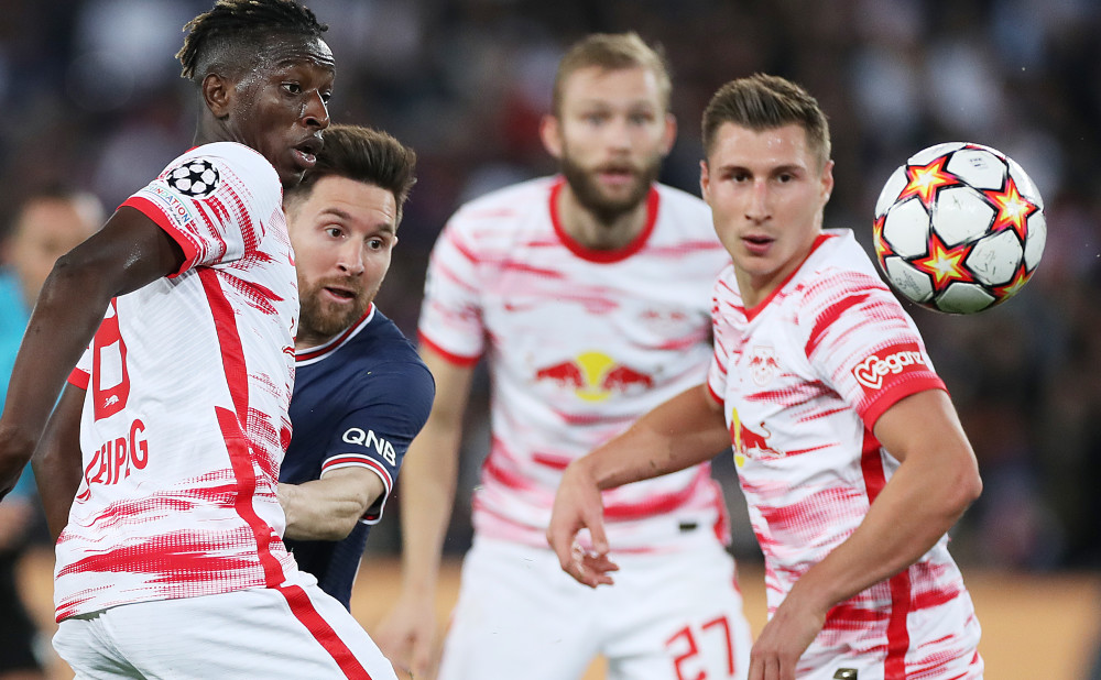 (体育)足球——欧冠:巴黎圣日耳曼胜莱比锡