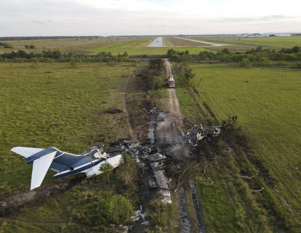 外代一线美国发生飞机坠毁事故机上21人全部生还