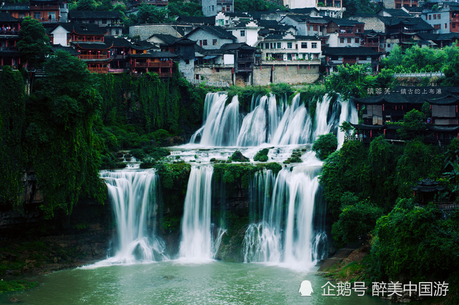 遊覽芙蓉鎮一個懸在瀑布上的千年古鎮夜景更美