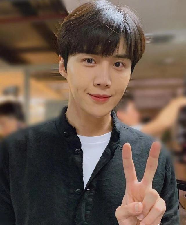 金宣虎承认爆料,向前女友道歉,网友:红的速度赶不上糊的