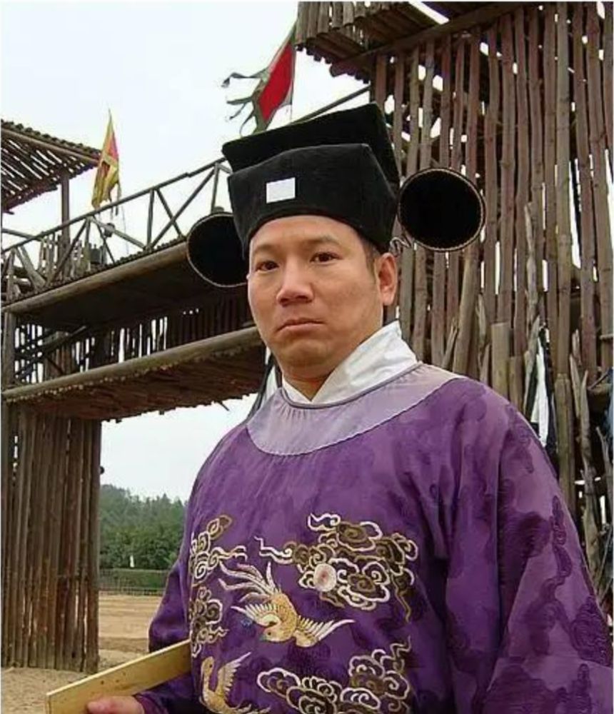 茂名的李富贵,你火了!靠着这几个身份在广东混得风生水起!