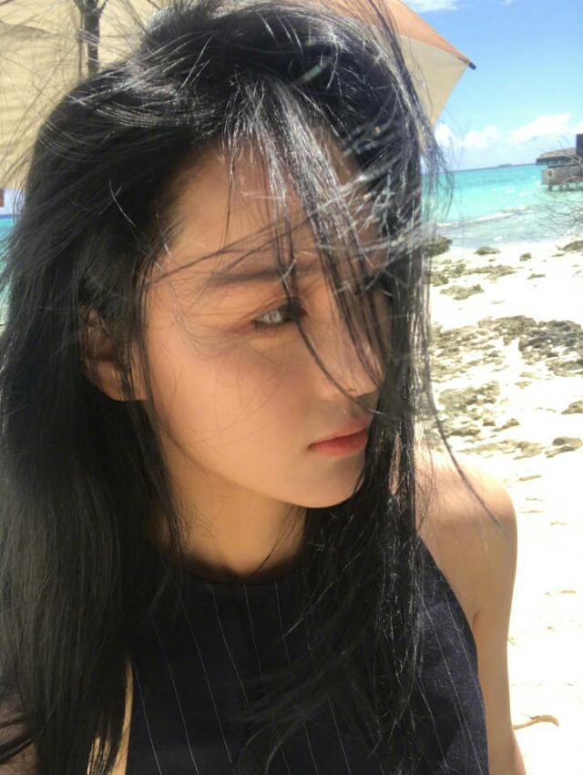 而张馨予也经常和粉丝交流在护肤上的经验心得,经常分享敷面膜的照片