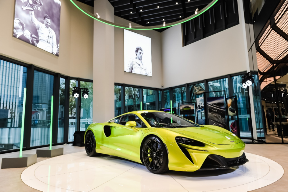 全球第100家零售商 迈凯伦上海浦东盛大启幕_腾讯新闻