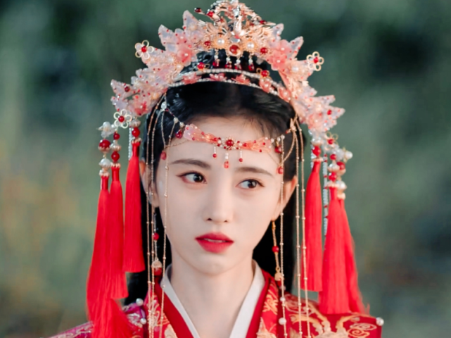 嘉南传:鞠婧祎曾舜晞大婚,婚服造型终于有古装那味儿了