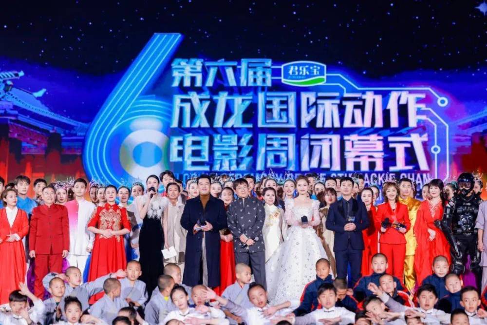 成龙经典电影排行_因与成龙闹不和,拍了一部电影讽刺成龙,没想到还成了经典