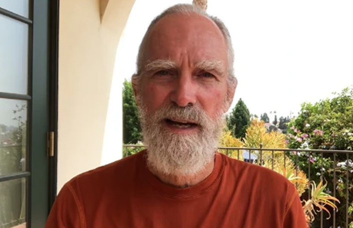 卢靖姗父亲罗伊去世享年71岁曾参演李小龙遗作死亡塔