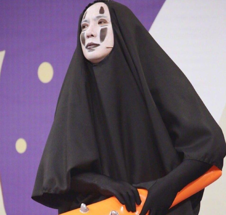 沈腾从没有什么明星包袱,《王牌对王牌》中出现了好几个经典的cosplay