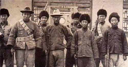 民国土匪旧照女匪首驼龙确实漂亮图6被捕前杀害了12万人