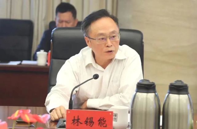 活动中,福建省海洋与渔业局党组书记,局长林锡能代表省海洋与渔业局向