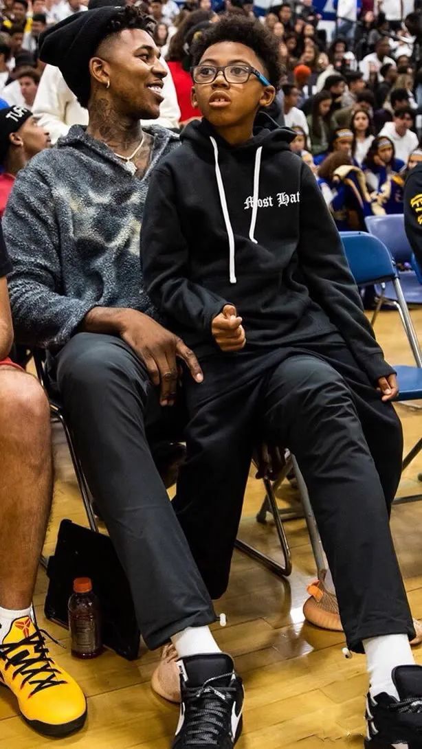 精选nba球星尼克杨高清手机壁纸头像背景图