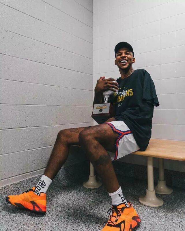 精选nba球星尼克杨高清手机壁纸头像背景图