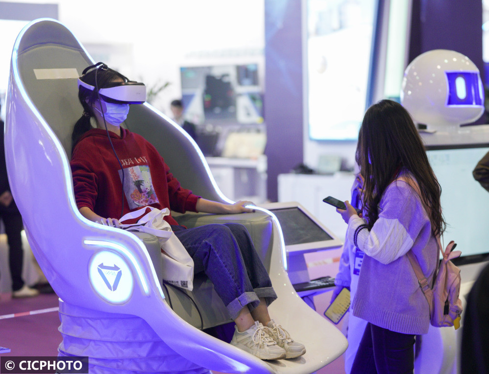江西南昌:体验vr项目 感受科技魅力_腾讯新闻