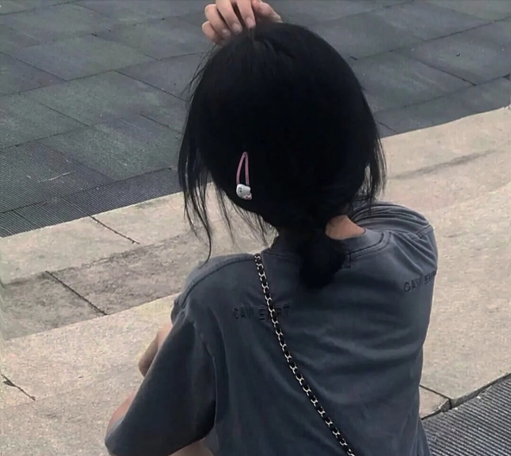 ins不露脸女生头像