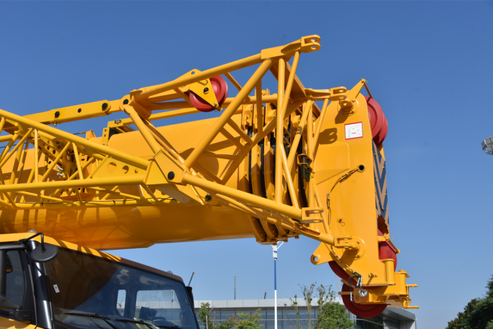 徐工qy100k7c吊车5桥7节臂很火爆主臂75米主臂加长节14m副臂175米