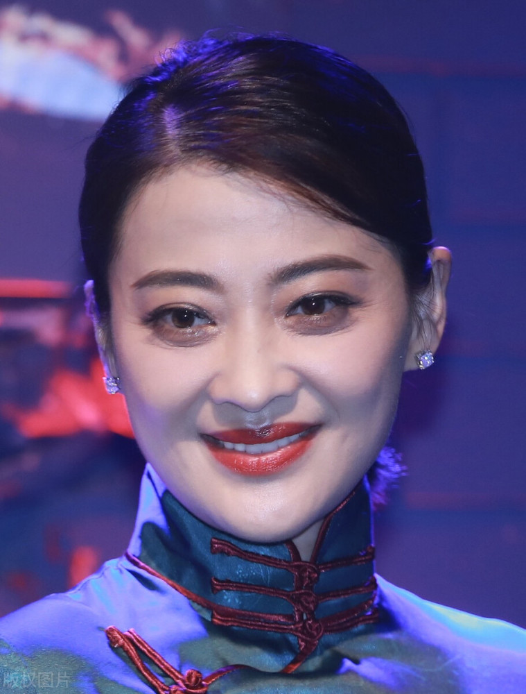 著名影视明星梅婷一家近照曝光,70岁的老公终于现身了!