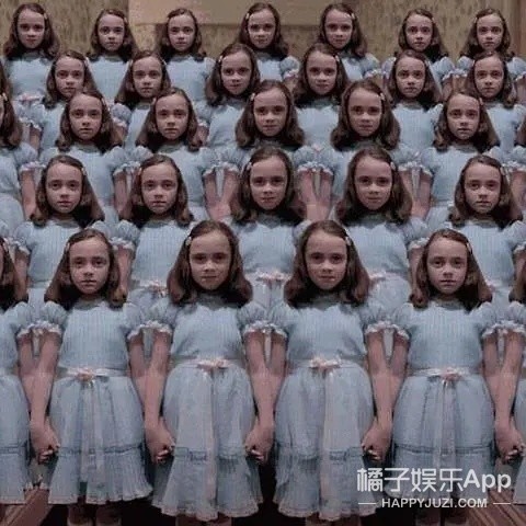 还记得闪灵里的双胞胎吗一个是律师一个是科学家
