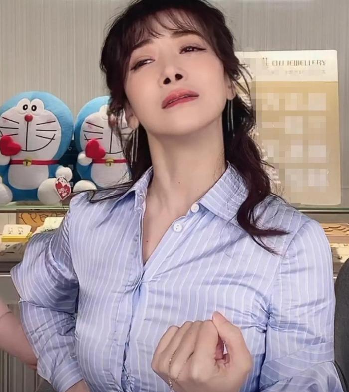 屡次被曝不雅照,从当红沦落十八线,46岁无子的陈紫函做错了什么_腾讯