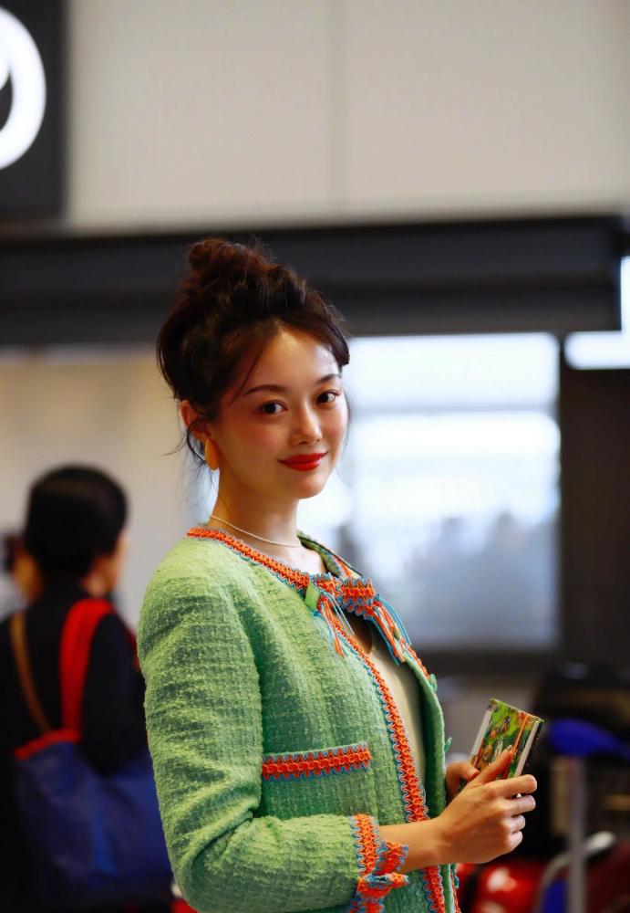 从网红到豪门贵妇,借3个男人上位,晚晚堪比邓文迪,手段太高明_腾讯新