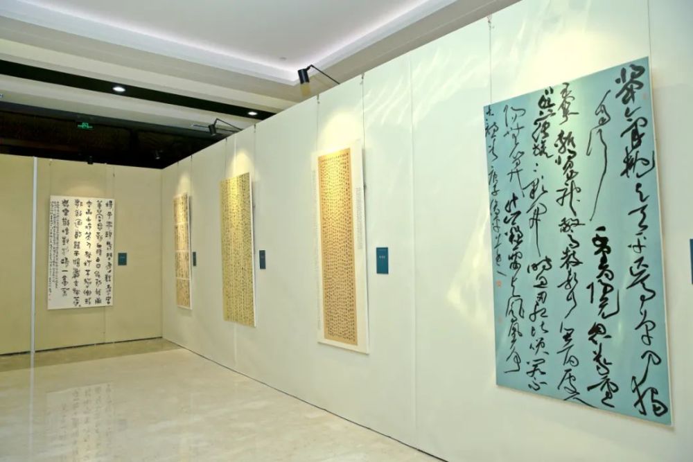 书法作品展暨当代书法创作(乌海)学术论坛在当代中国书法艺术馆开幕