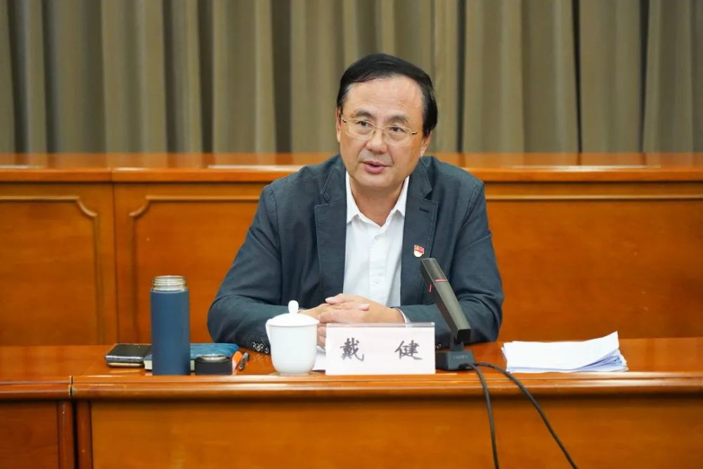 指导组副组长褚劲风及全体组员,普陀区委常委,宣传部部长刘东昌等出席