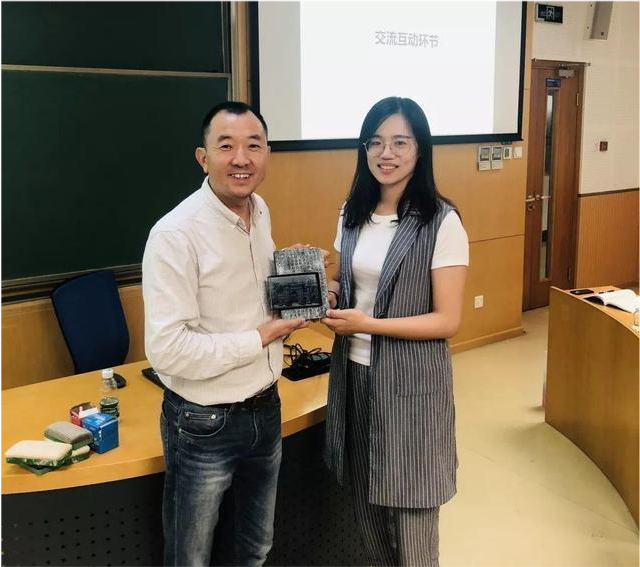 县委书记"陈行甲"因腐败得了抑郁,背后的女人:一起陪伴走出抑郁的黑暗