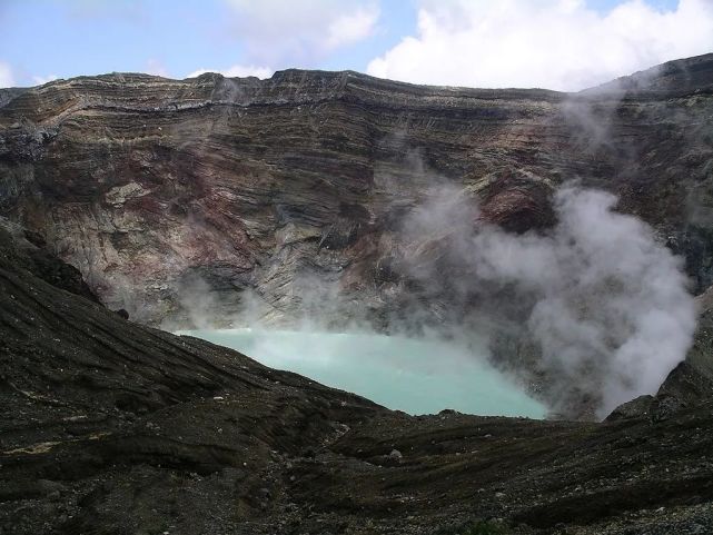 阿苏山爆发图片