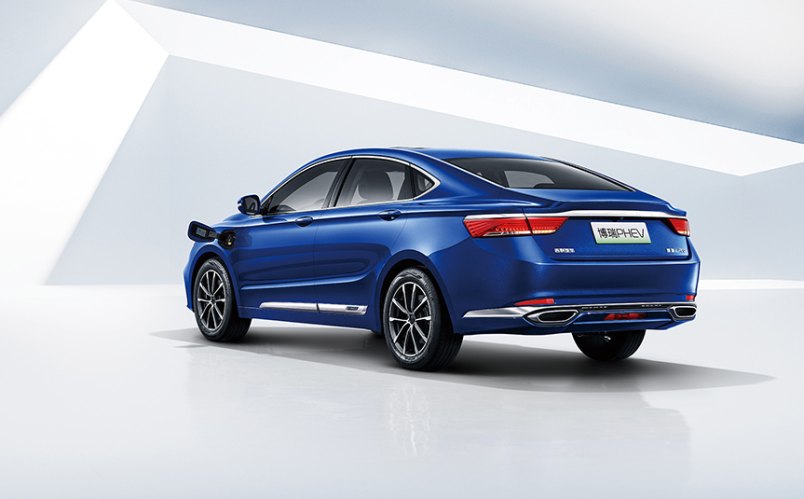 吉利博瑞phev正式上市百公里加速仅74秒看到油耗网友乐了